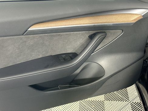 Used 2023 Tesla Model 3 Standard Range image 15