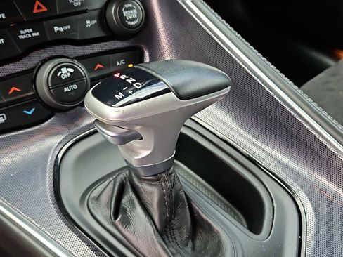 Used 2017 Dodge Challenger R/T Scat Pack w/ Dynamics Package RWD image 20