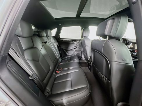 New 2026 Porsche Macan Base image 29