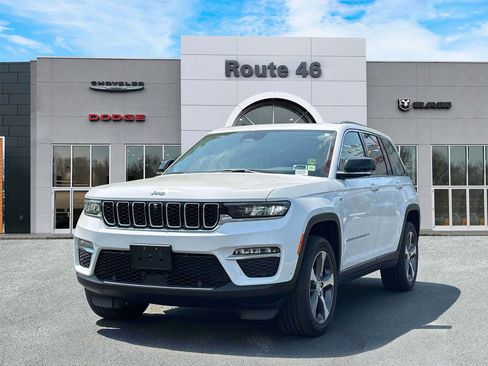 Used 2023 Jeep Grand Cherokee 4WD 4xe w/ Luxury Tech Group II image 2