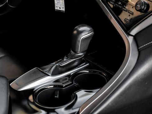 Used 2019 Toyota Camry SE image 26