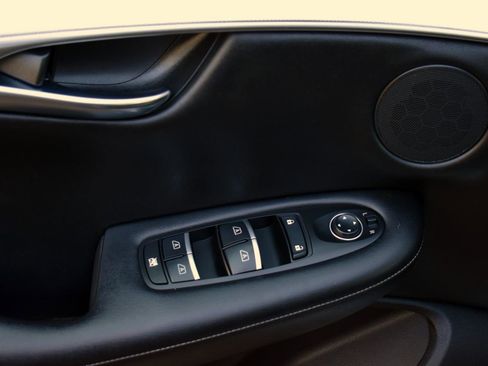 Used 2021 INFINITI QX50 Luxe w/ Cargo Package image 27