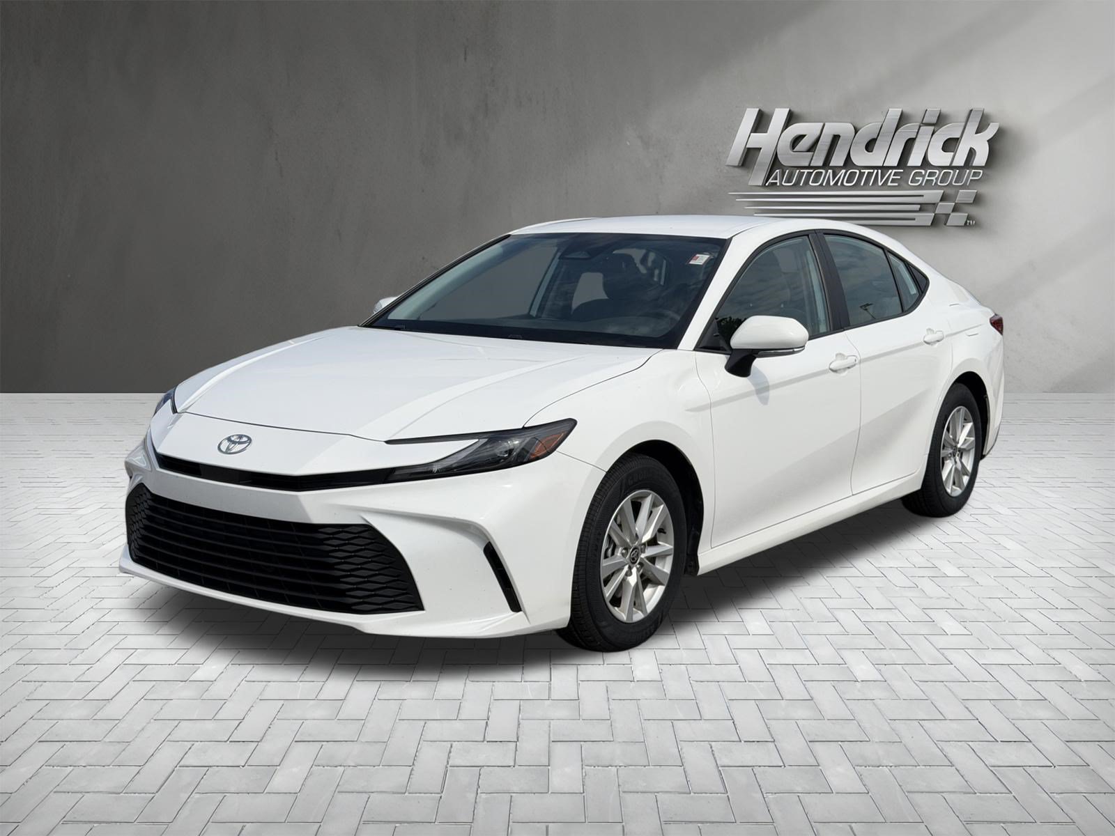 Used 2025 Toyota Camry LE FWD image 5