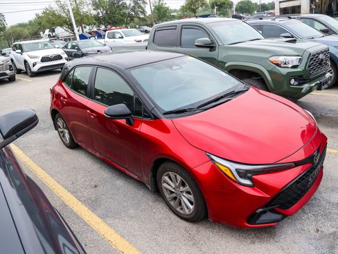 Used 2024 Toyota Corolla SE FWD image 7