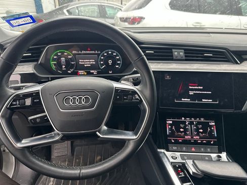 Used 2022 Audi e-tron Premium AWD/4WD image 7