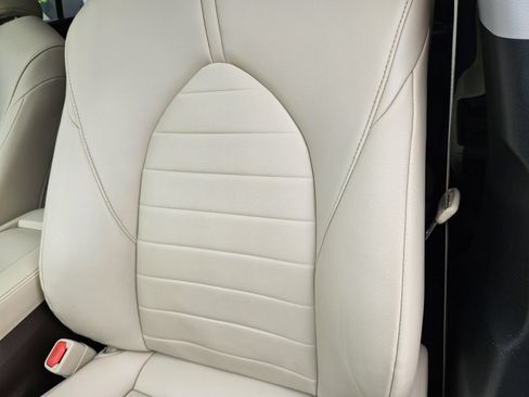 Used 2022 Toyota Highlander XLE FWD image 16