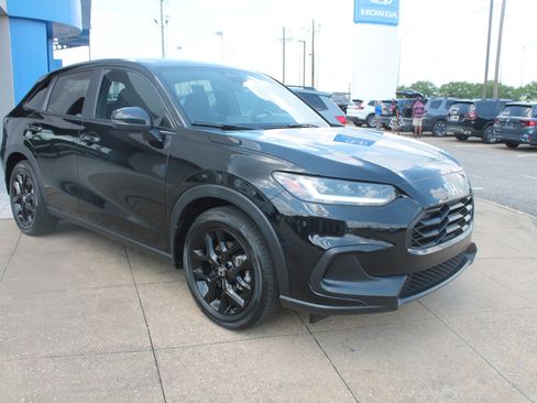 Used 2024 Honda HR-V Sport image 1