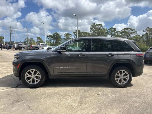 Used 2022 Jeep Grand Cherokee Limited AWD/4WD image 6
