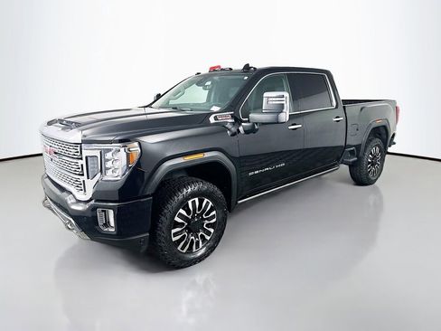 Used 2022 GMC Sierra 2500 Denali w/ Denali Black Diamond Edition image 3