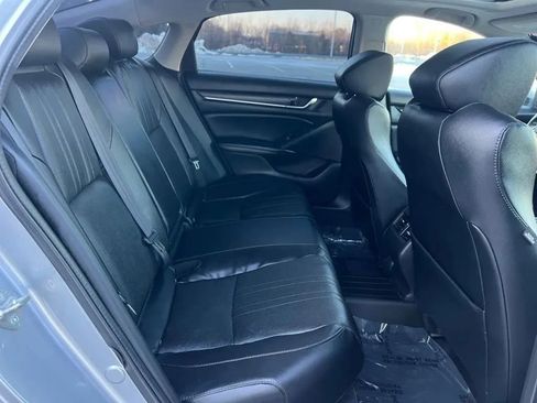 Used 2018 Honda Accord Touring image 19