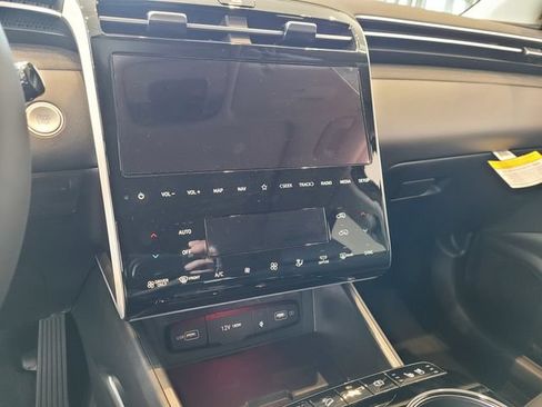 Certified 2023 Hyundai Tucson Limited AWD/4WD image 15