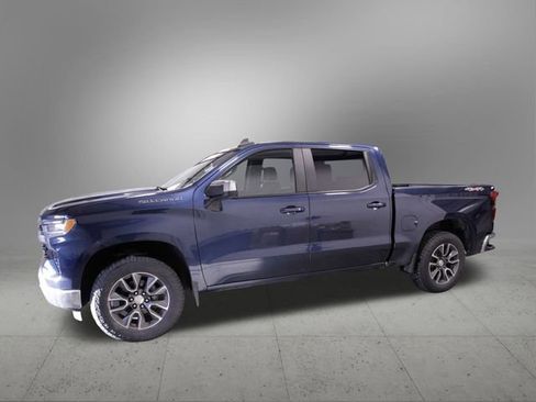 Used 2022 Chevrolet Silverado 1500 LT image 2