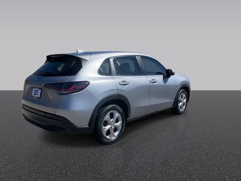 Used 2023 Honda HR-V LX image 9