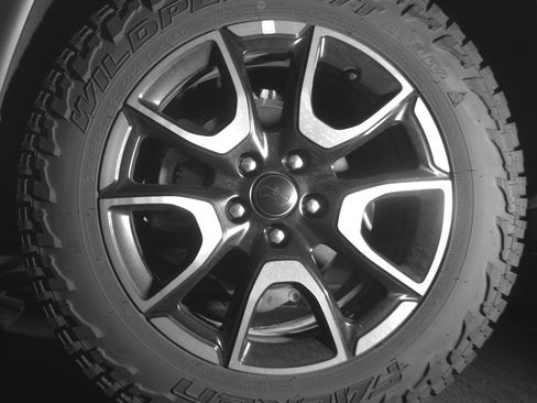Used 2025 Jeep Compass Trailhawk AWD/4WD image 14