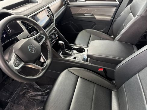 Used 2023 Volkswagen Atlas SE w/ Panoramic Sunroof Package FWD image 9