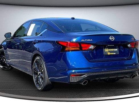 Used 2023 Nissan Altima 2.5 SR FWD image 4