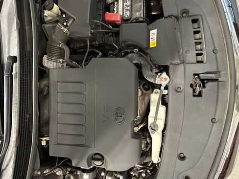 Used 2018 Toyota Avalon XLE image 54