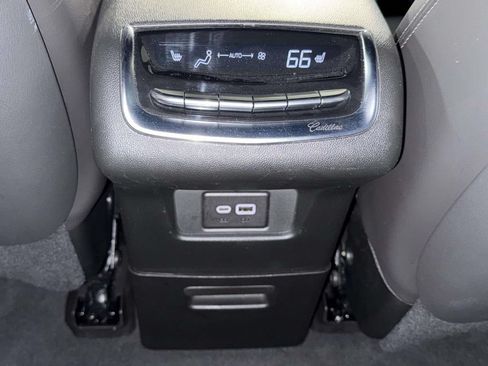 Used 2025 Cadillac XT6 Premium Luxury AWD/4WD image 22