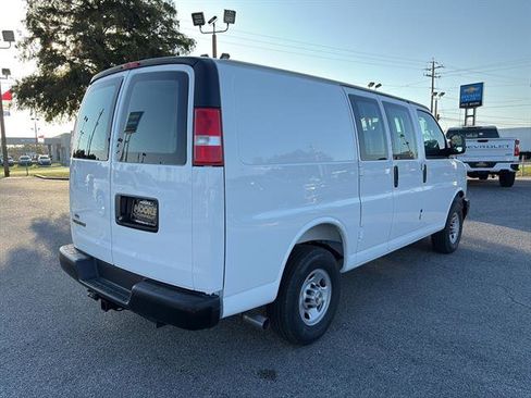 New 2025 Chevrolet Express 2500 w/ Enhanced Convenience Package RWD image 7