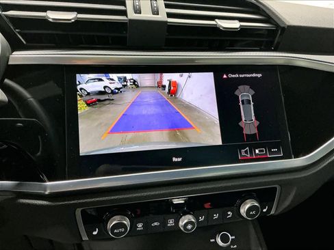 Certified 2025 Audi Q3 2.0T Premium image 23