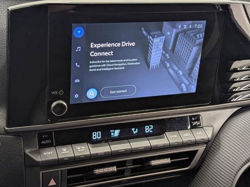 Used 2025 Toyota Camry SE image 25