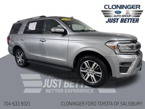 Used 2024 Ford Expedition Limited image 1
