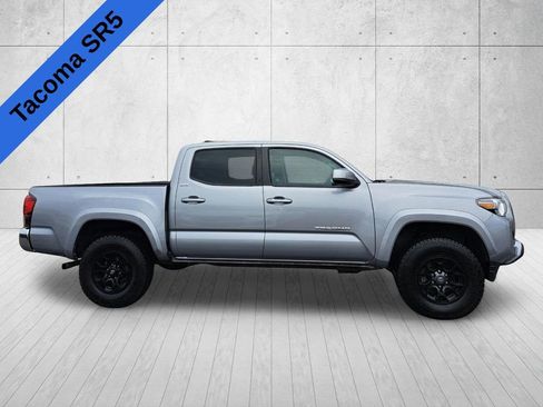 Used 2020 Toyota Tacoma SR5 AWD/4WD image 4