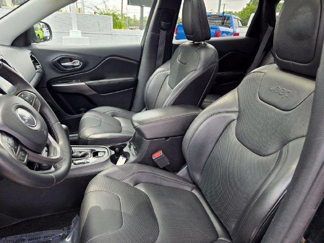 Certified 2019 Jeep Cherokee Limited AWD/4WD image 5