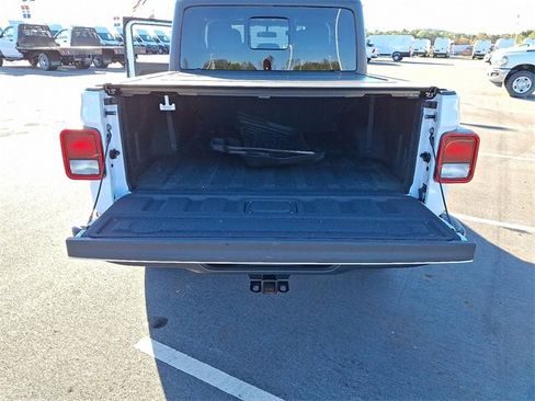Used 2021 Jeep Gladiator Sport image 29