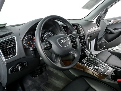 Used 2016 Audi Q5 2.0T Premium Plus w/ Technology Package image 4