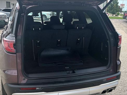 Used 2025 GMC Acadia Elevation FWD image 19