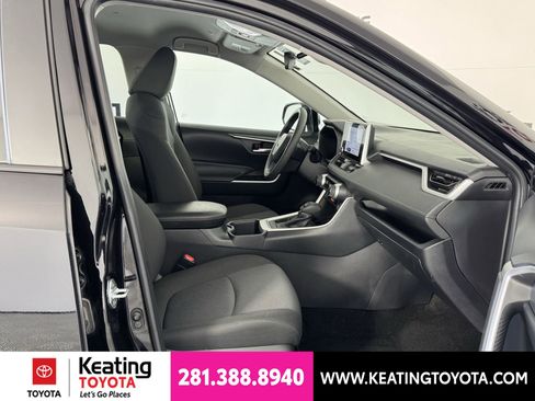 Certified 2025 Toyota RAV4 XLE FWD image 22