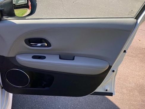 Used 2019 Honda HR-V Touring image 35