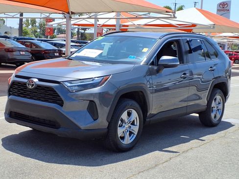Certified 2025 Toyota RAV4 XLE FWD image 3