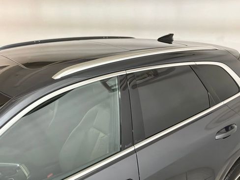 Certified 2025 Audi Q5 Premium w/ Convenience Package image 25