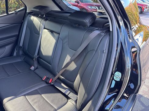 Used 2022 Buick Encore GX Essence w/ Experience Buick Package AWD/4WD image 28