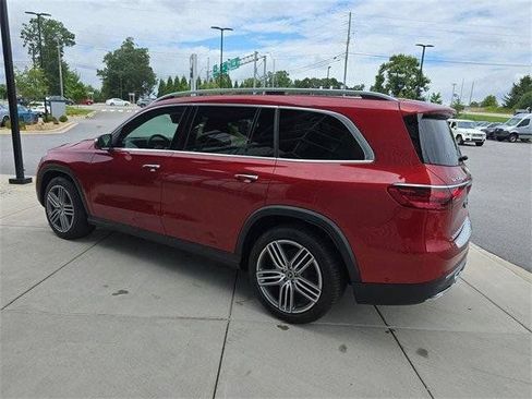 Used 2025 Mercedes-Benz GLS 450 4MATIC image 8
