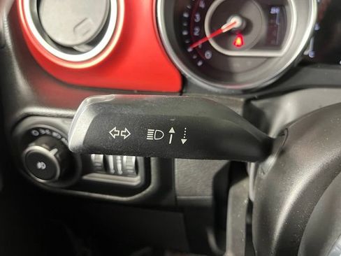 Used 2022 Jeep Wrangler Unlimited Rubicon AWD/4WD image 23