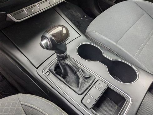 Used 2017 Kia Sorento LX w/ LX Convenience Package image 12