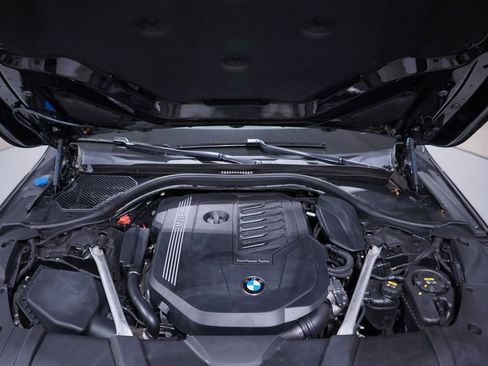 Used 2022 BMW 740i w/ M Sport Package image 24