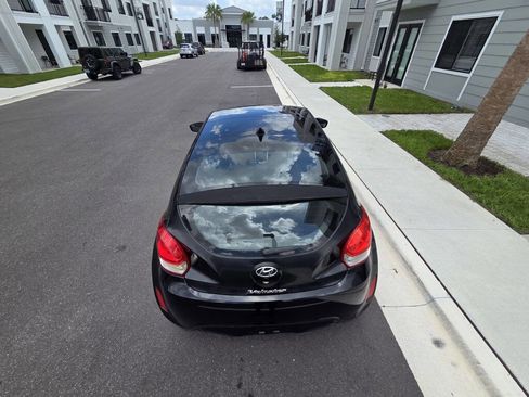 Used 2014 Hyundai Veloster w/ Style Package 02 FWD image 8