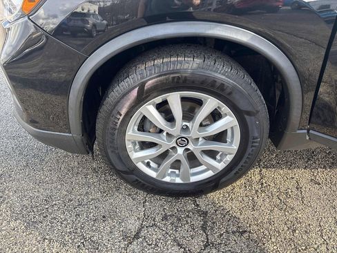 Used 2019 Nissan Rogue SV image 34