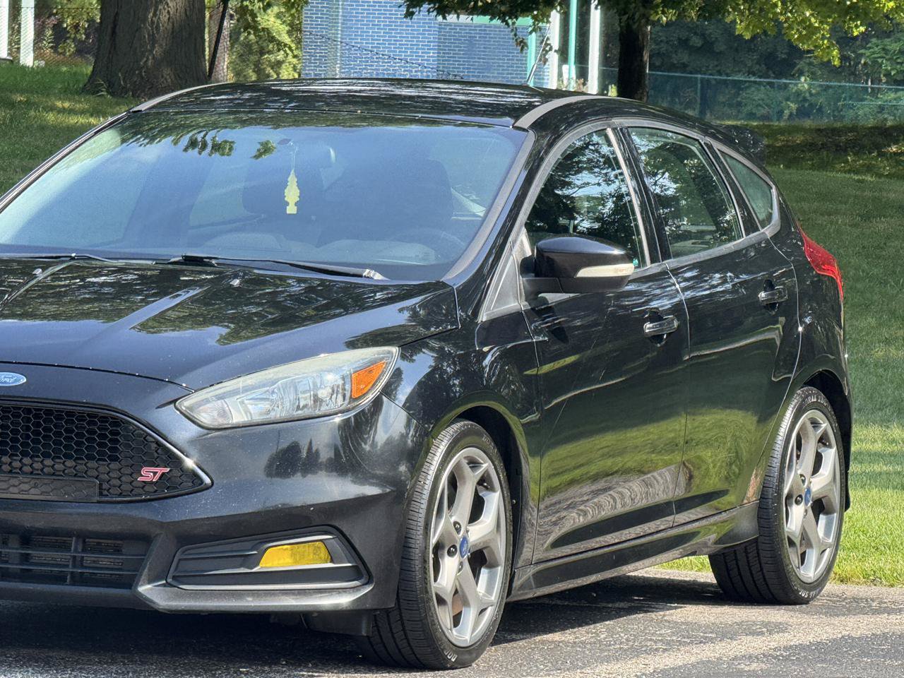 Used 2017 Ford Focus ST FWD image 18