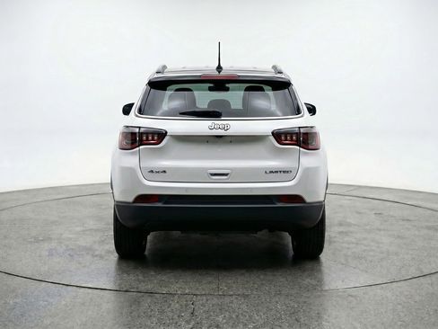 Used 2025 Jeep Compass Latitude AWD/4WD image 7