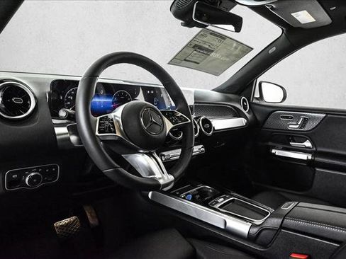 New 2026 Mercedes-Benz GLB 250 4MATIC image 10