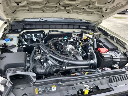 New 2025 Ford Bronco Outer Banks w/ Sasquatch Package image 17