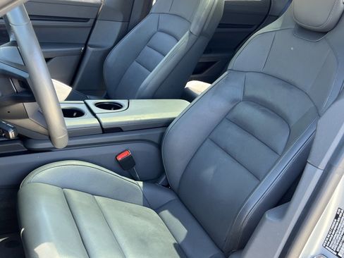 Certified 2022 Porsche Taycan 4S image 5