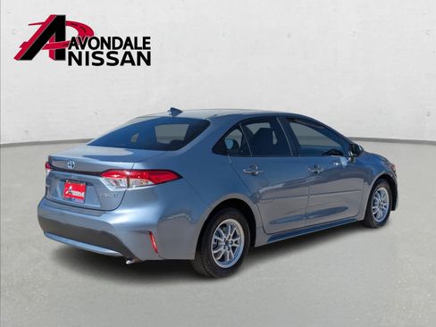 Used 2022 Toyota Corolla LE image 5
