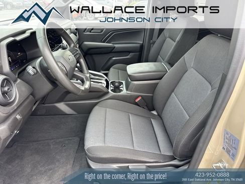 Used 2024 Chevrolet Colorado Trail Boss w/ Advanced Trailering Package AWD/4WD image 14