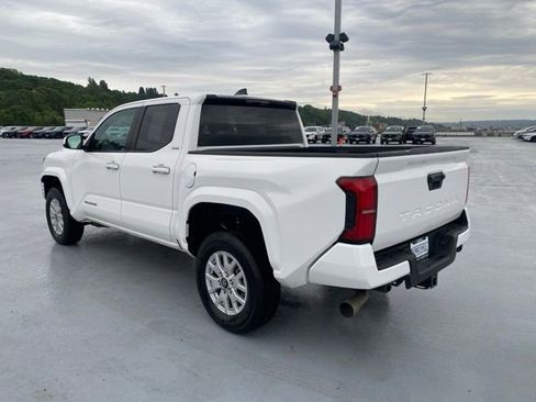 Certified 2025 Toyota Tacoma SR5 RWD image 10